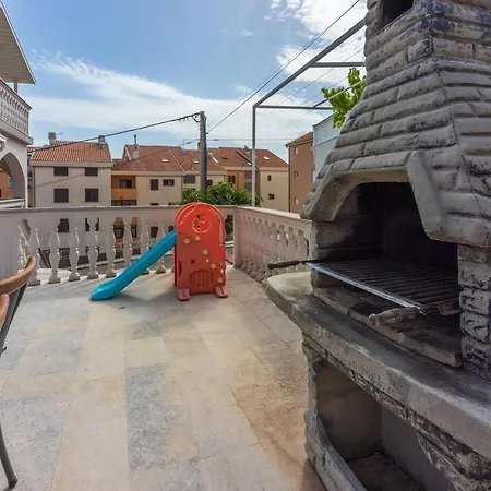 Mirela Apartamento *