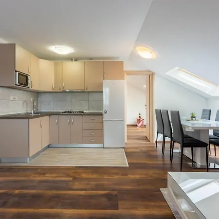 Mirela * تْسْغيكفانِتْسا