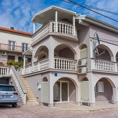 Daire Mirela Crikvenica