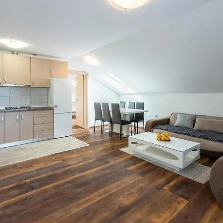 Mirela * تْسْغيكفانِتْسا