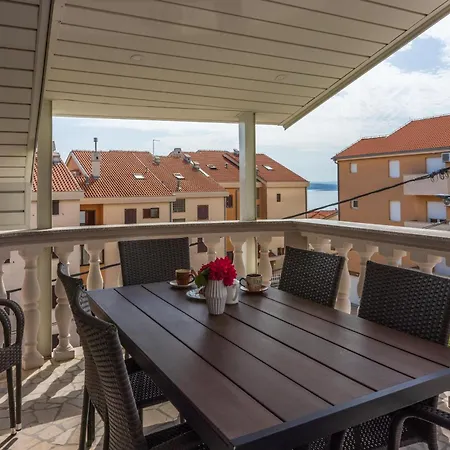 アパート Mirela ツリクヴェニツァ