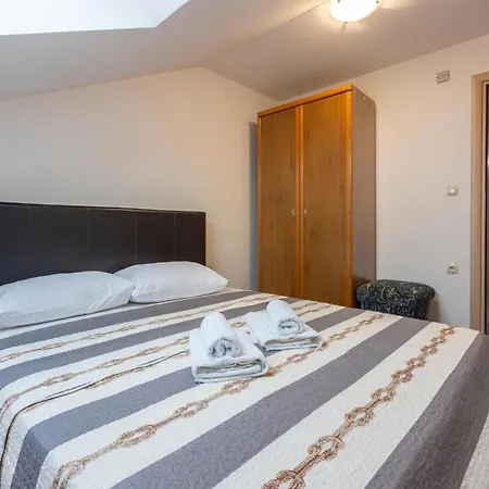 Mirela Apartment *