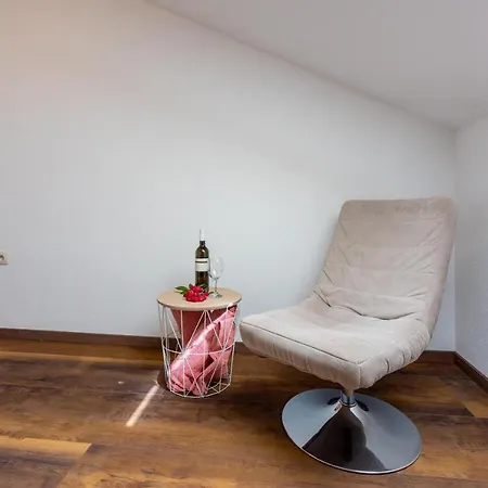 Mirela Apartment *