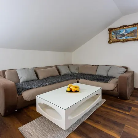 Mirela Apartment