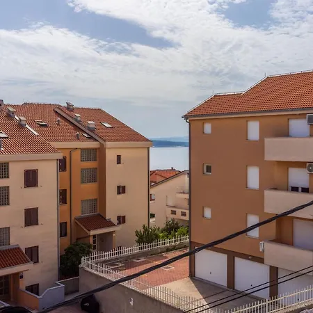 Mirela アパート *