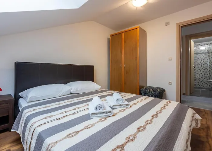 Mirela Appartement *