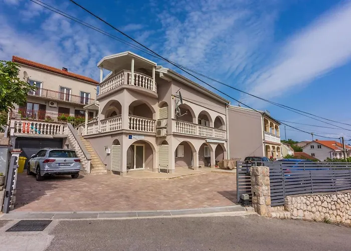 Mirela Appartement *